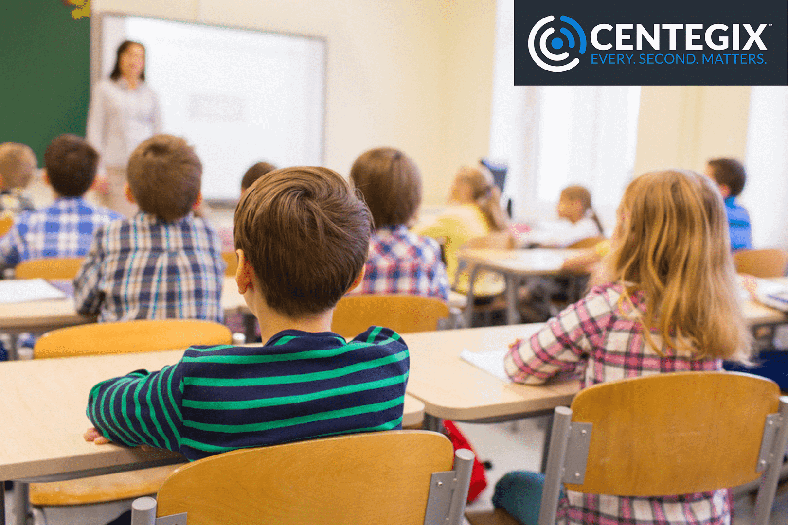 Primary school students in a classroom during a lesson.